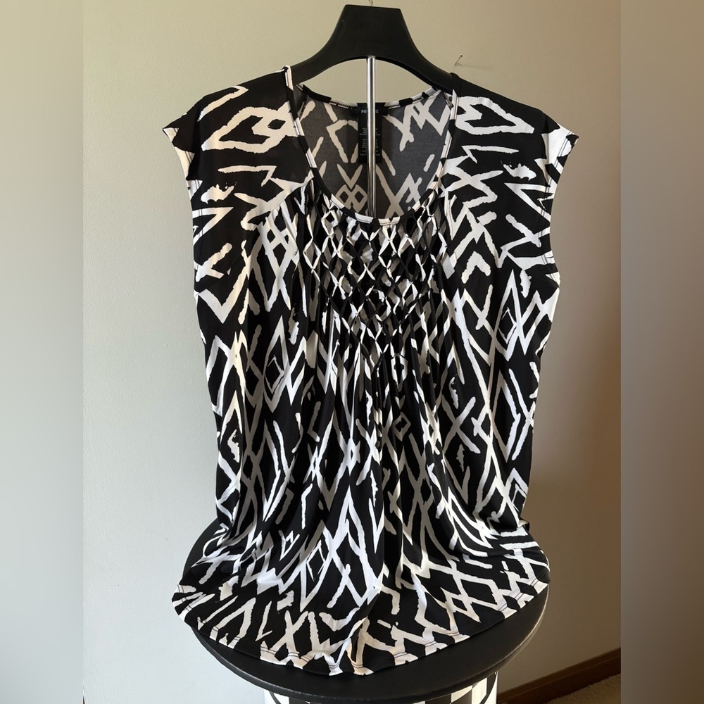 Premise Black and White Smocked Graphic Sleeveless Blouse XL